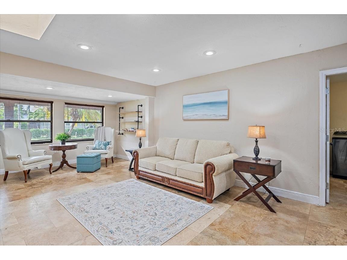 2313 Loma Linda Street Sarasota FL 34239 A4671821 image3