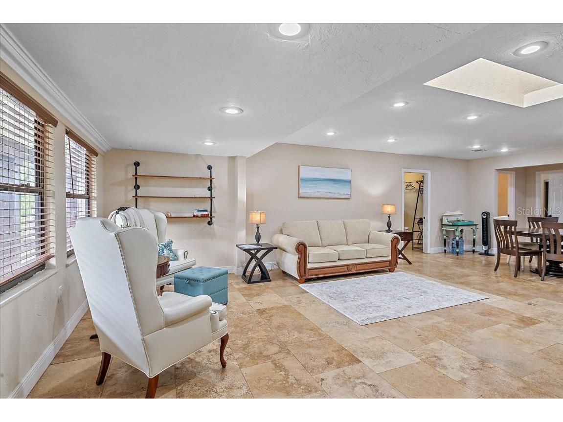 2313 Loma Linda Street Sarasota FL 34239 A4671821 image4