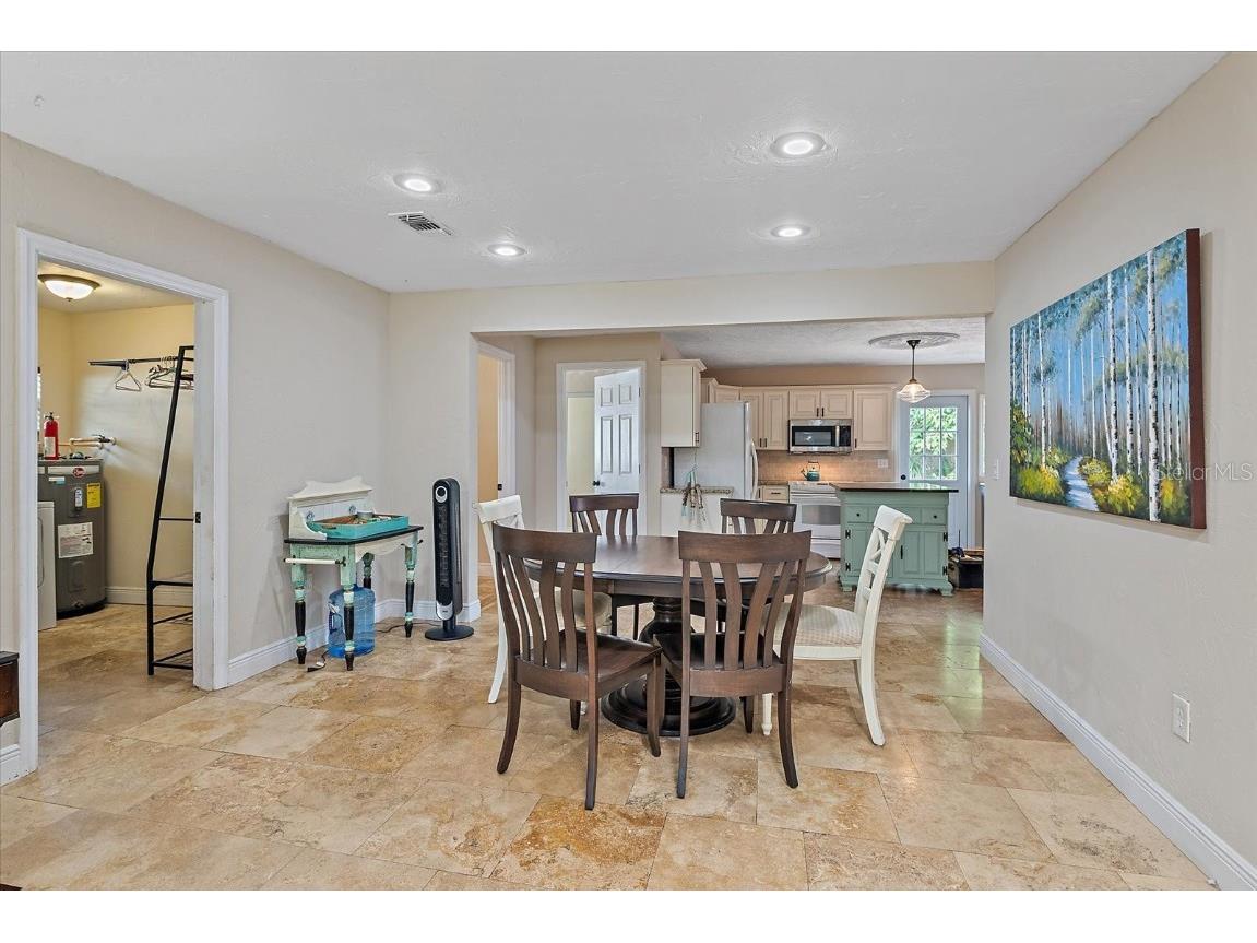 2313 Loma Linda Street Sarasota FL 34239 A4671821 image7