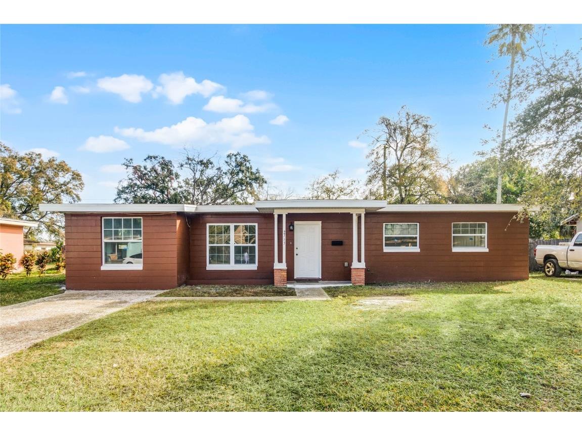 2313 Savoy Drive Orlando FL 32808 O6258825 image1