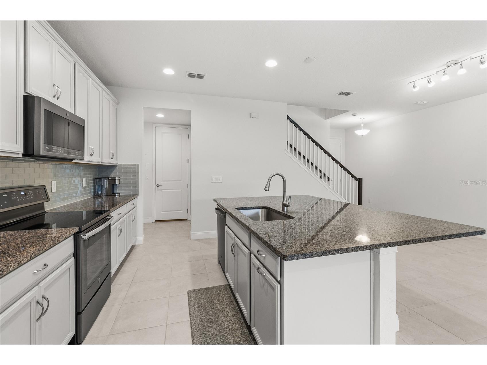2313 Sunset Wind Loop Oldsmar FL 34677 TB8461950 image14