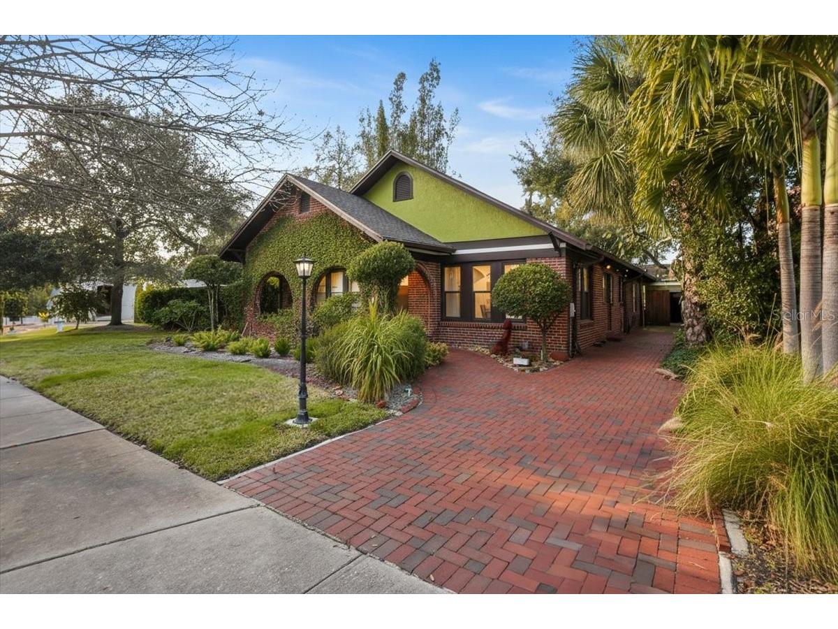 2313 W Bristol Avenue Tampa FL 33609 TB8477723 image1