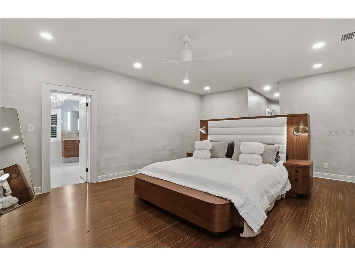 2313 W Bristol Avenue Tampa FL 33609 TB8477723 image21