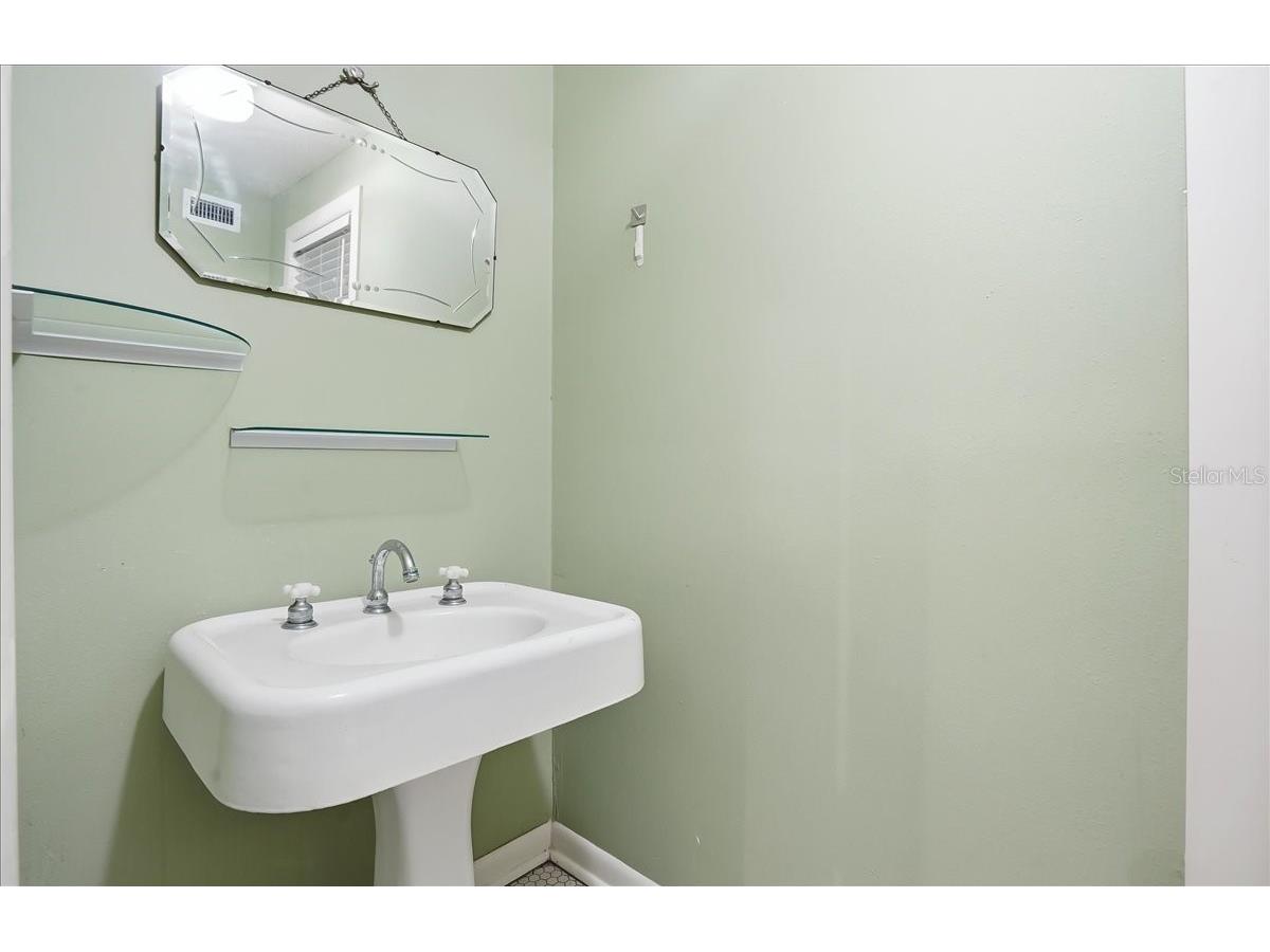 2313 W Bristol Avenue Tampa FL 33609 TB8477723 image30