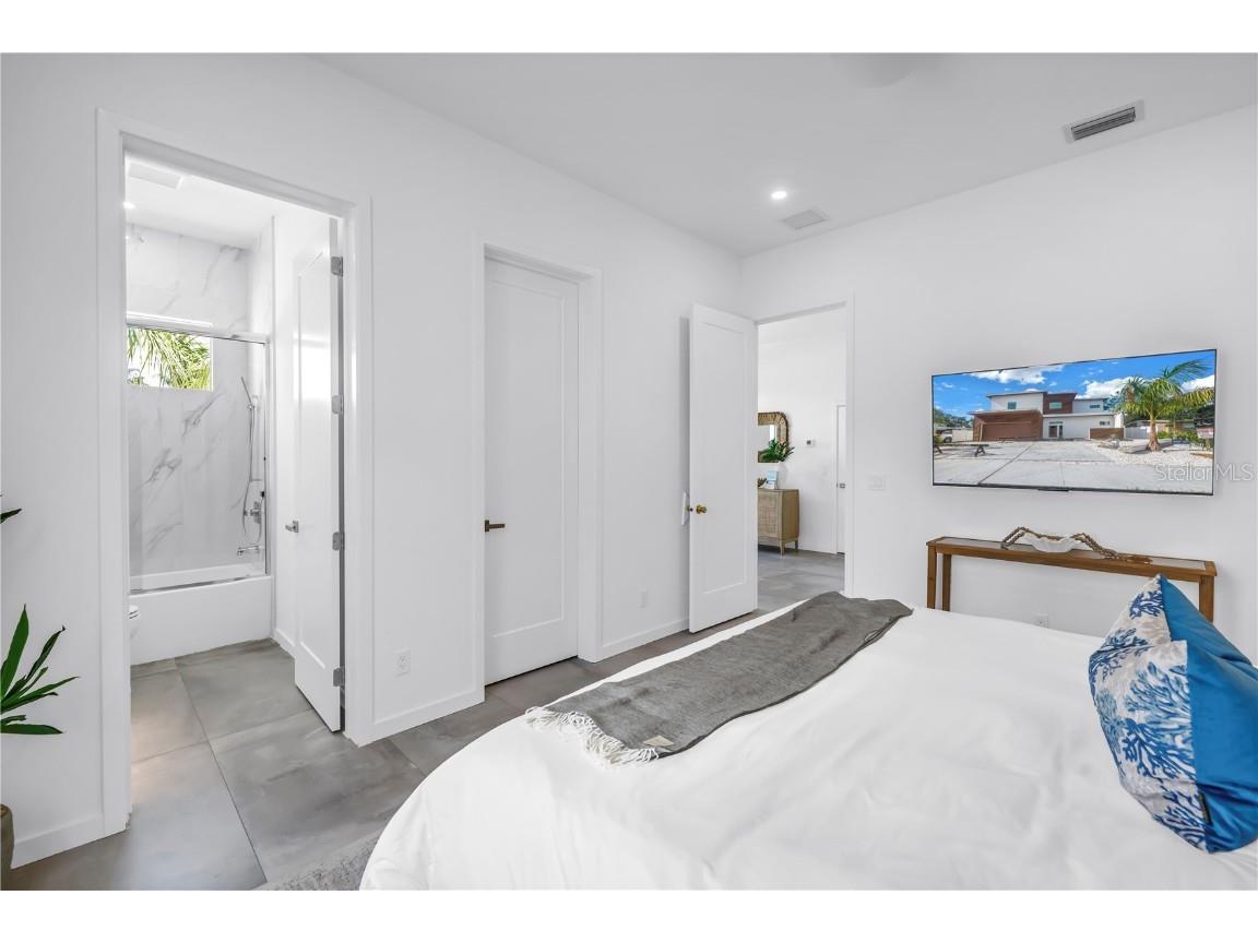 2314 Floyd Street Sarasota FL 34239 A4654349 image27