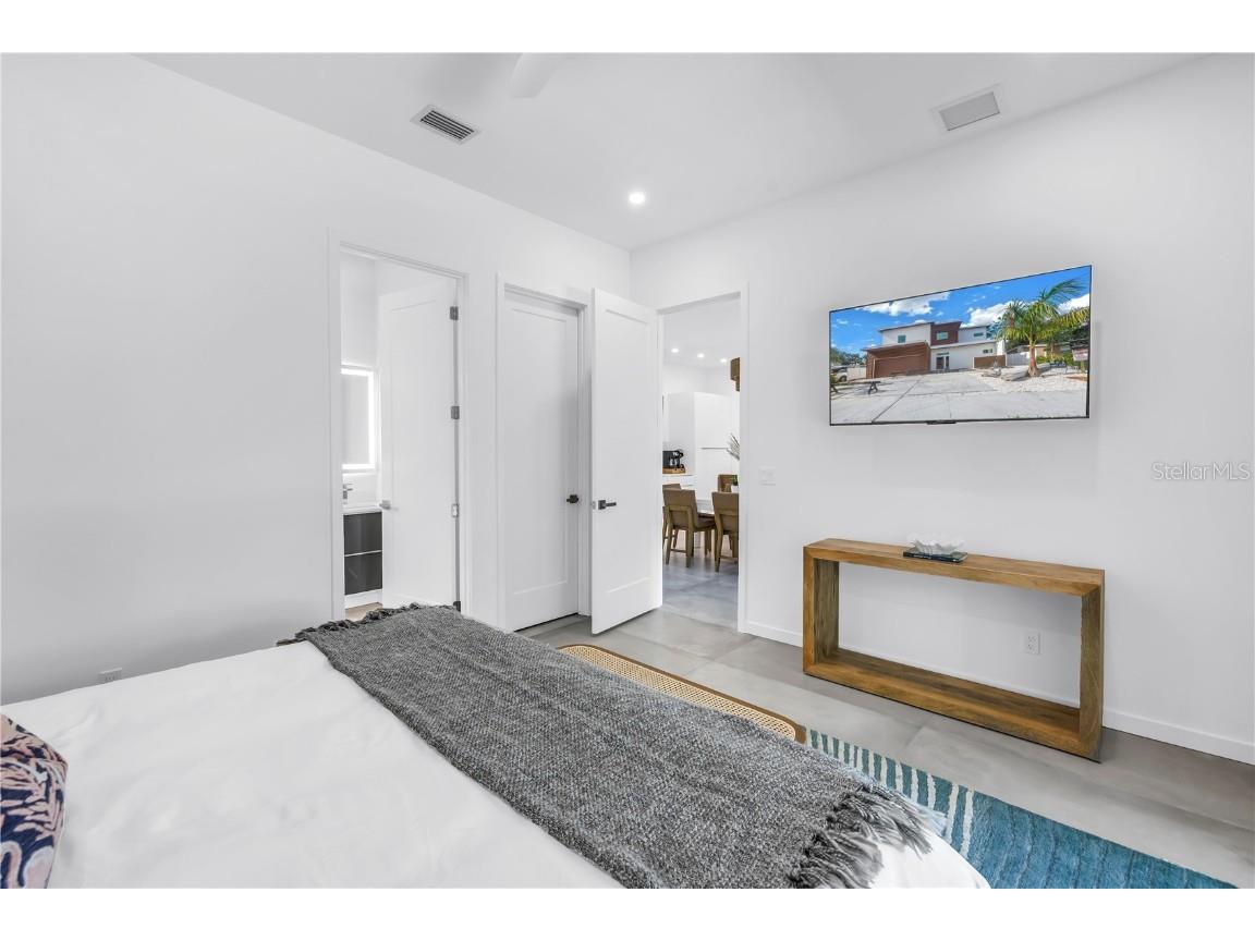 2314 Floyd Street Sarasota FL 34239 A4654349 image30