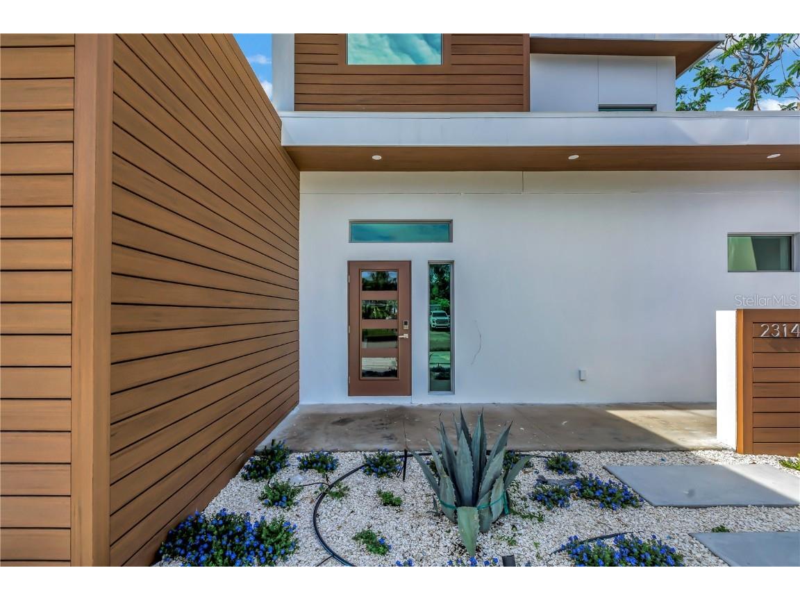 2314 Floyd Street Sarasota FL 34239 A4654349 image4