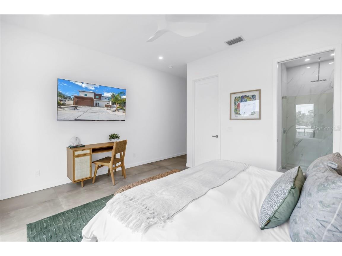 2314 Floyd Street Sarasota FL 34239 A4654349 image48