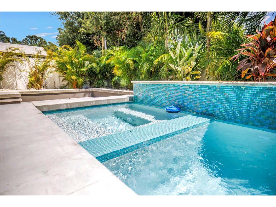 2314 Floyd Street Sarasota FL 34239 A4654349 image68