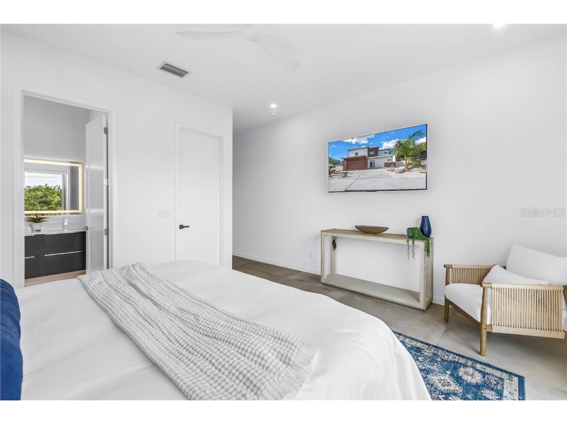 2314 Floyd Street Sarasota FL 34239 A4657259 image43