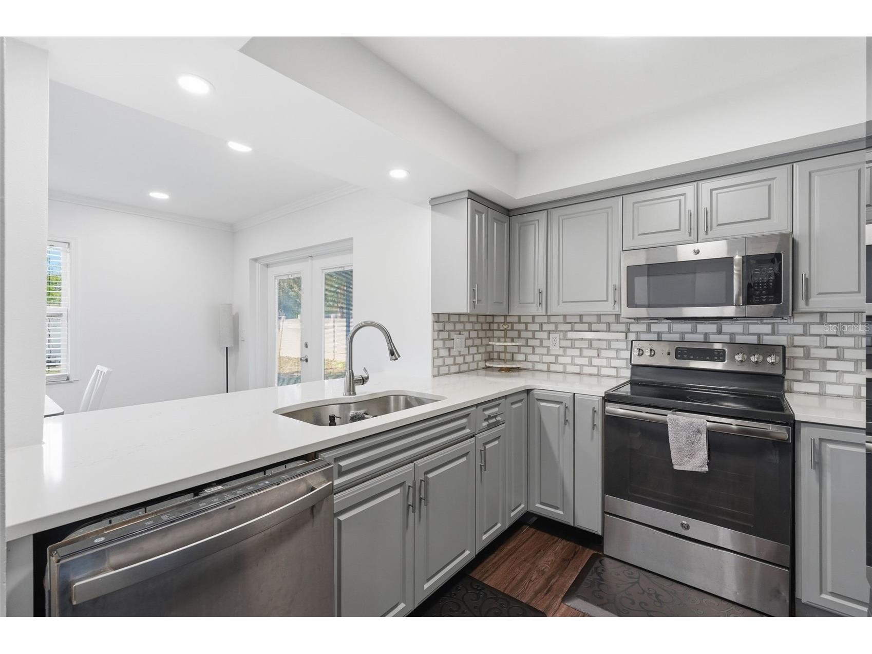2314 Landon Terrace Palm Harbor FL 34683 TB8492430 image8