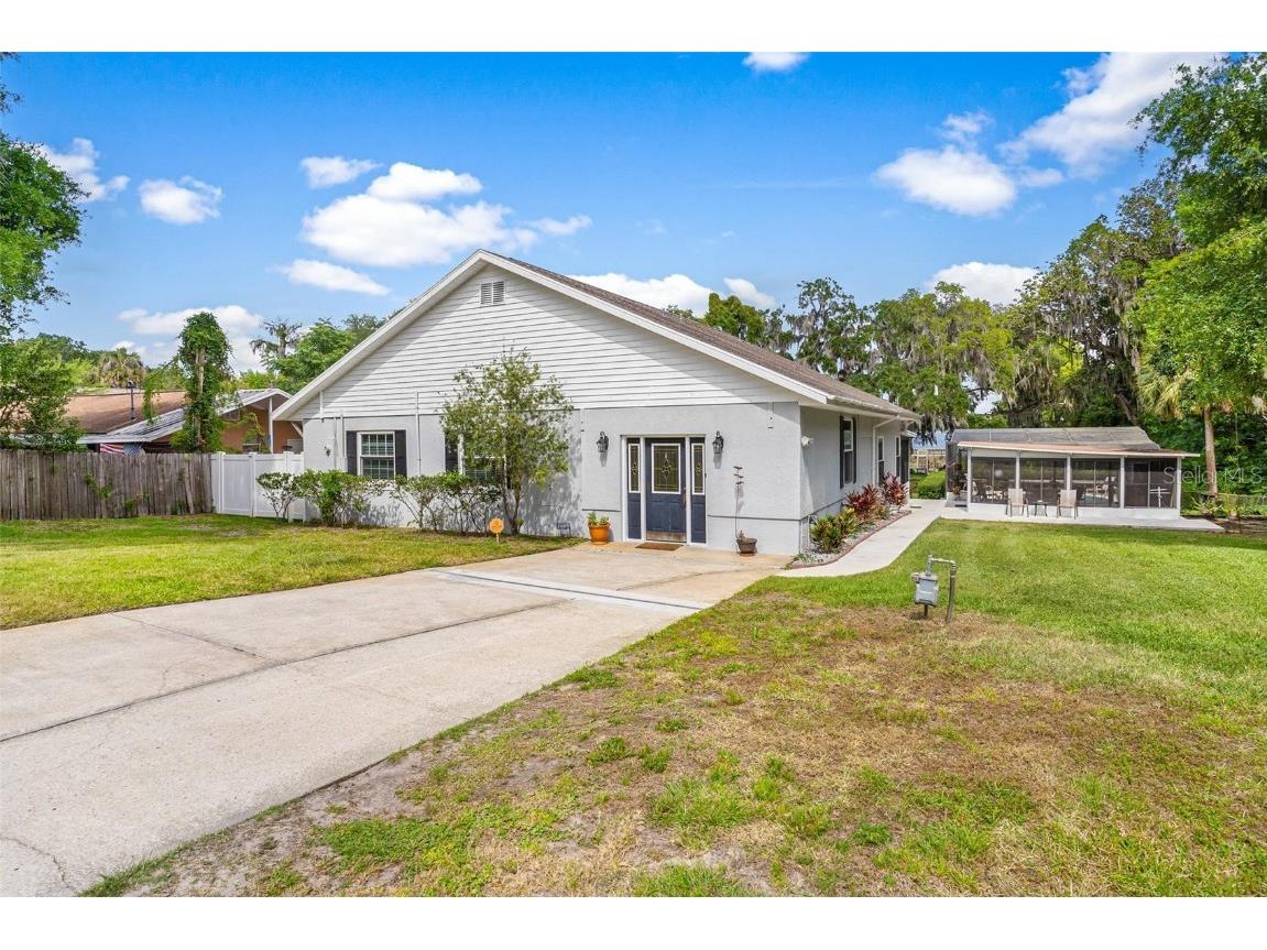 2314 N Griffin Drive Leesburg FL 34748 - LAKE GRIFFIN G5081221 image1