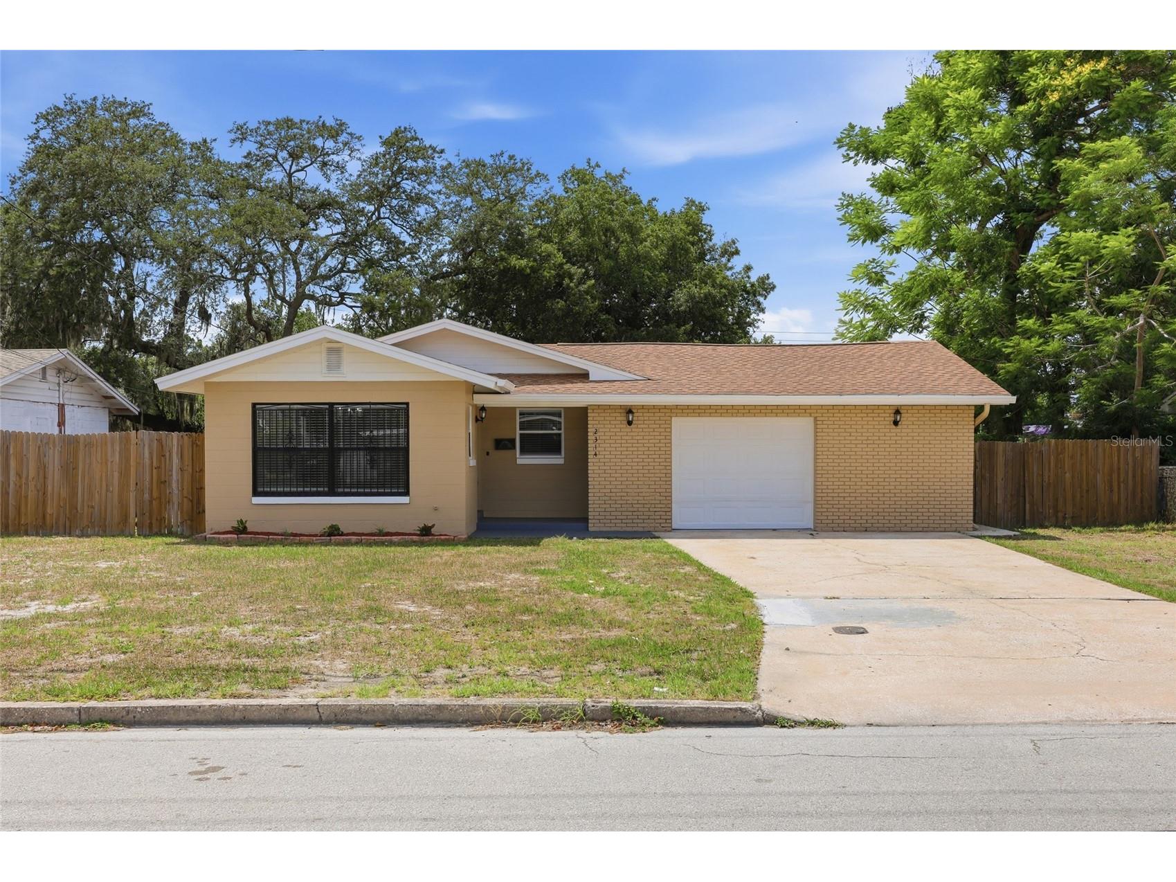 2314 Queensway Road Orlando FL 32808 O6409981 image1
