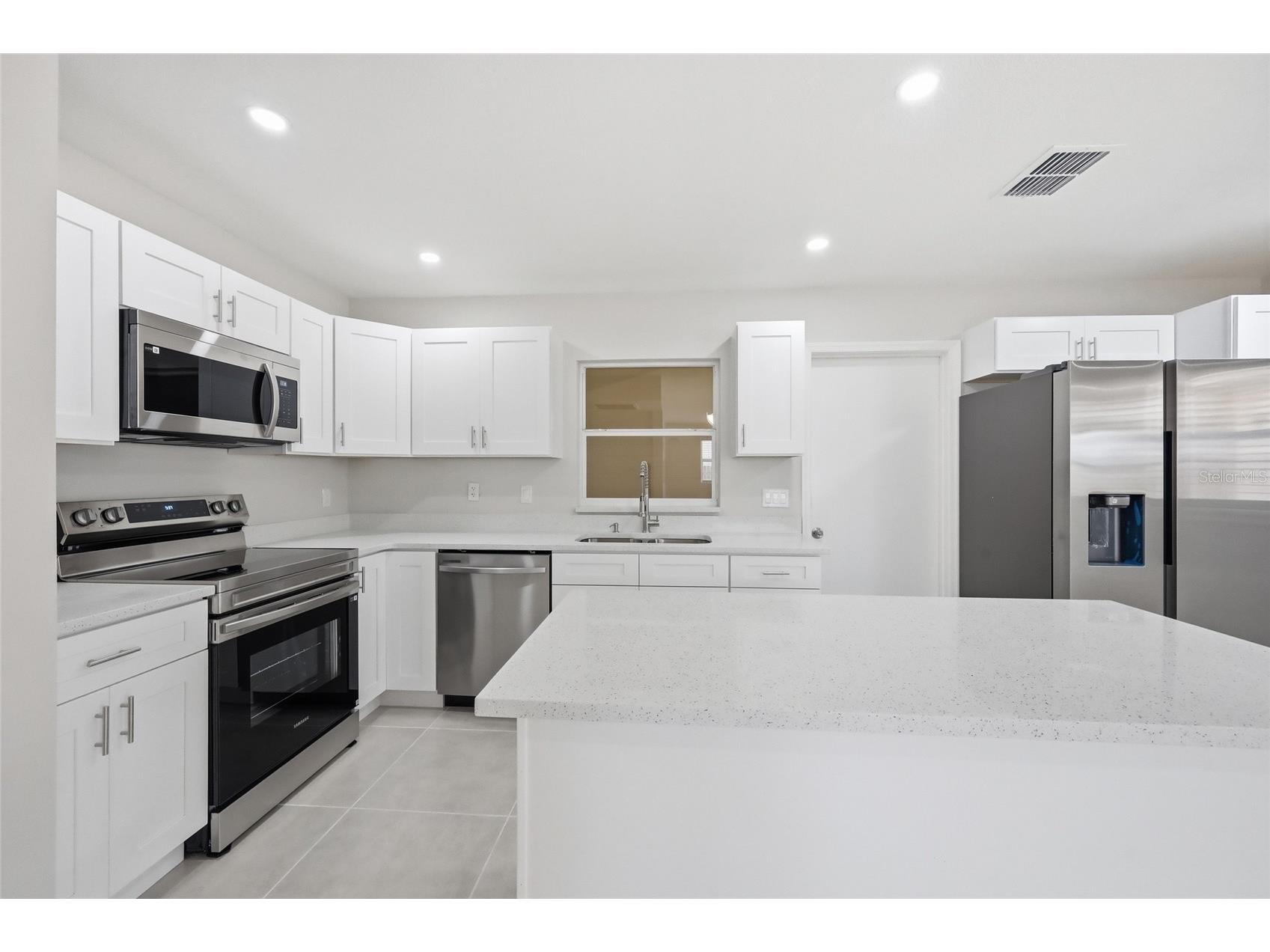 2314 Queensway Road Orlando FL 32808 O6409981 image16