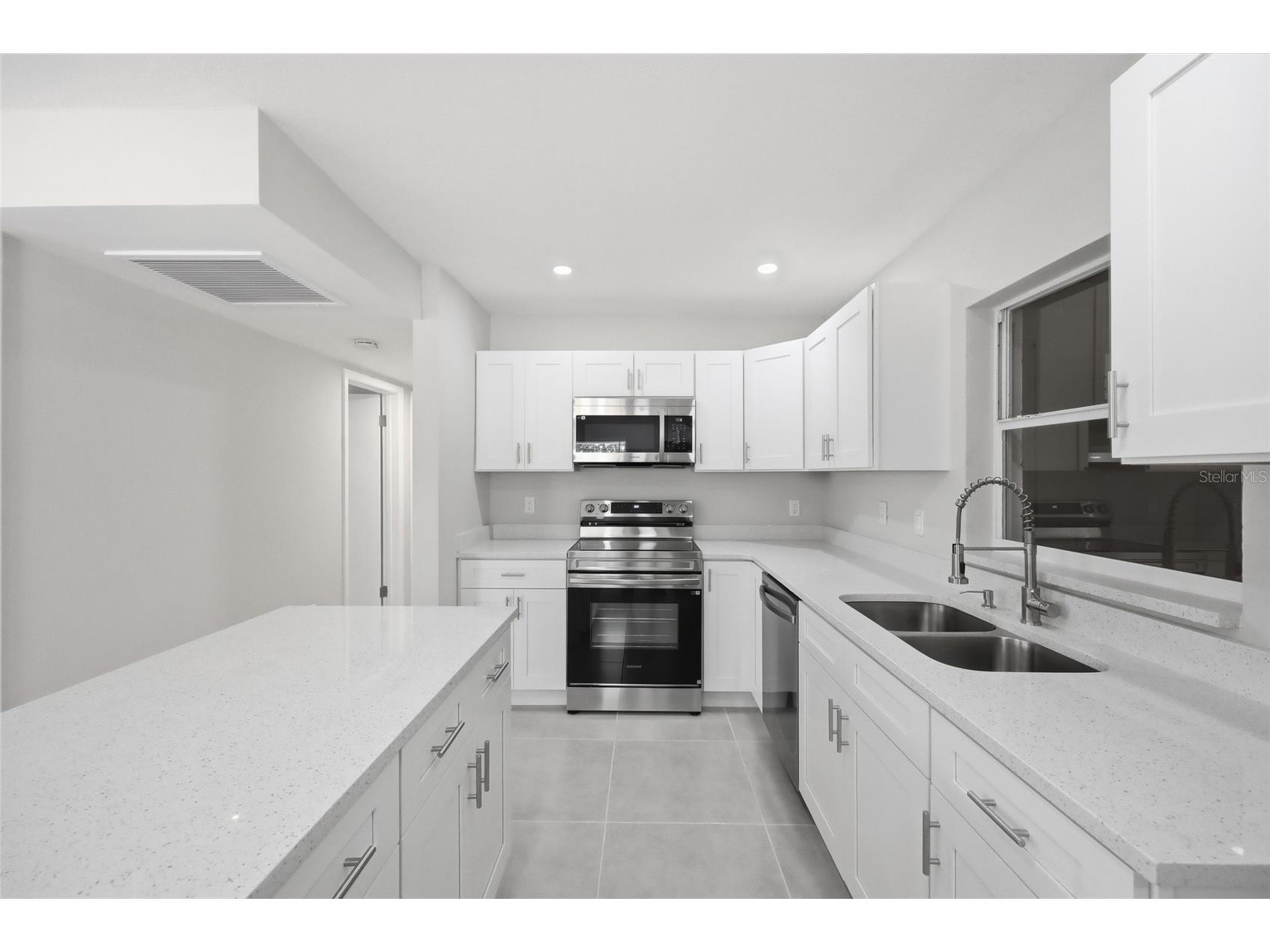2314 Queensway Road Orlando FL 32808 O6409981 image17