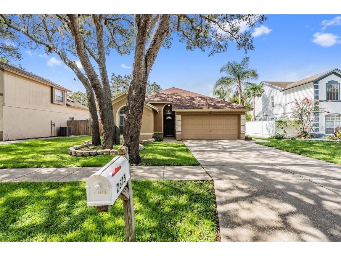2315 Lyncrest Court Valrico FL 33596 T3458953 image1