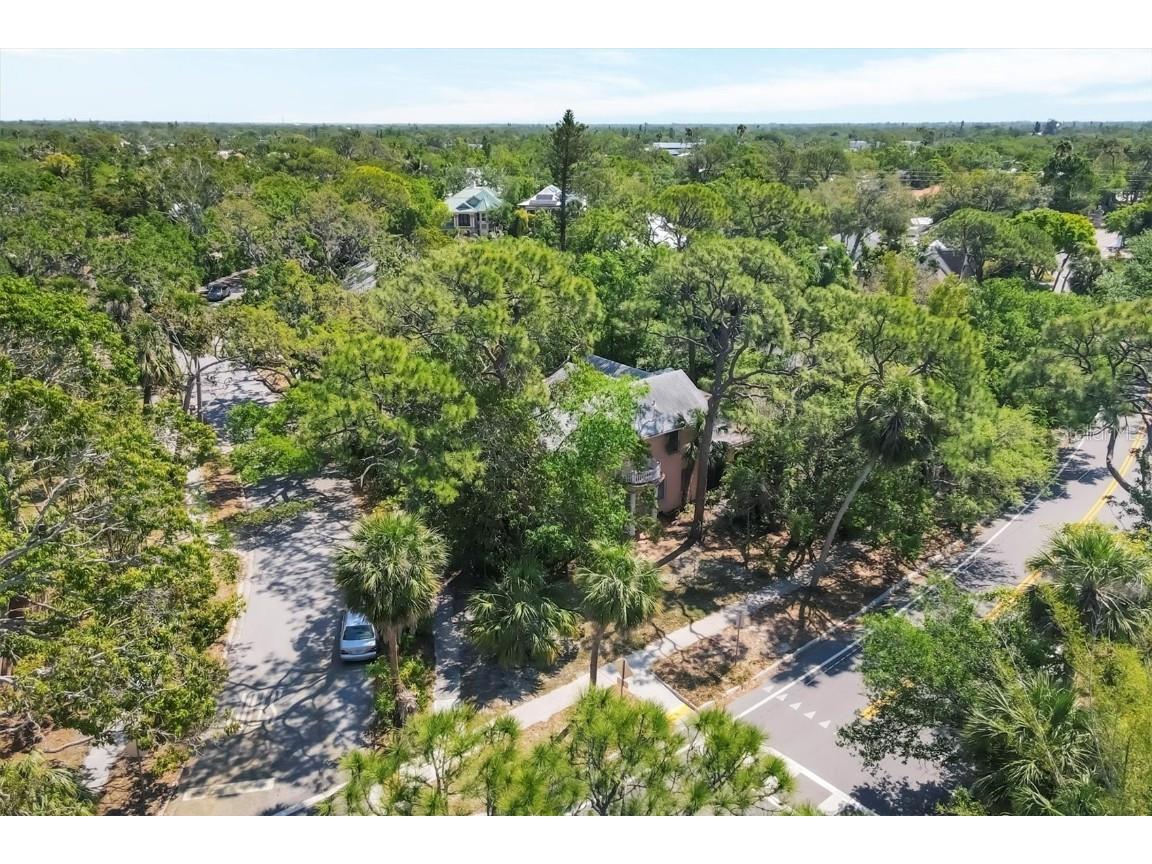 2315 Mcclellan Parkway Sarasota FL 34239 A4648019 image17