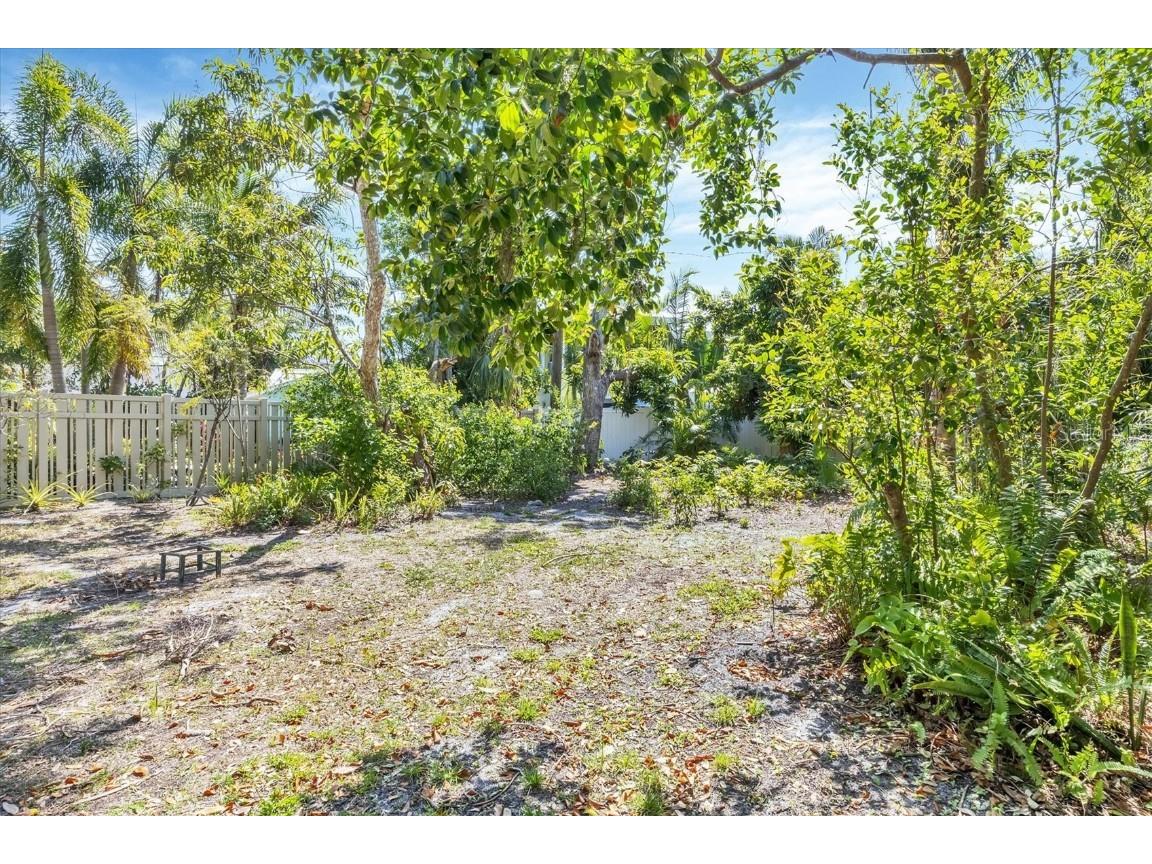 2315 Mcclellan Parkway Sarasota FL 34239 A4648019 image18