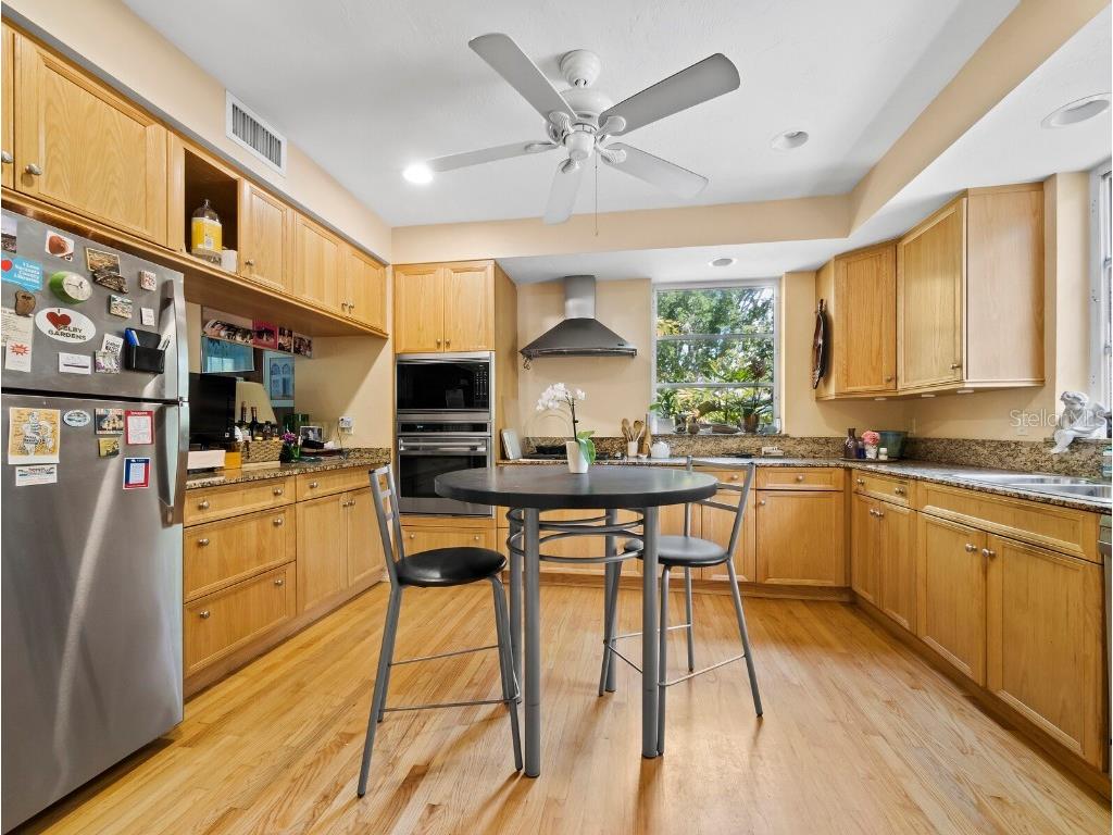 2315 Mcclellan Parkway Sarasota FL 34239 A4648019 image8