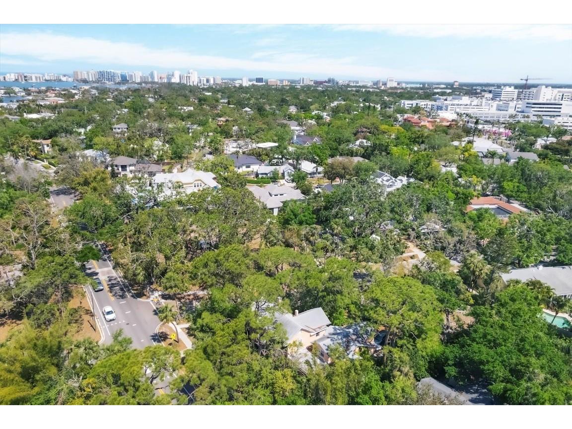 2315 Mcclellan Parkway Sarasota FL 34239 A4659498 image13