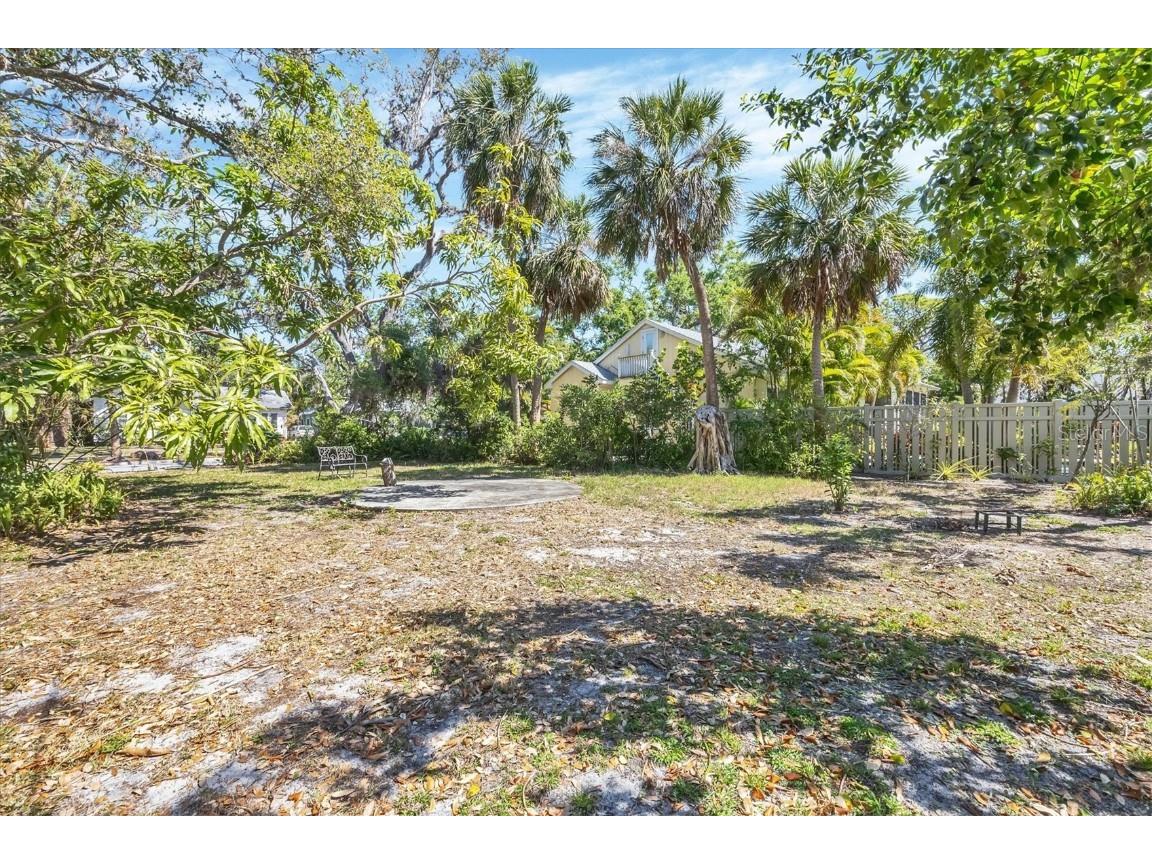 2315 Mcclellan Parkway Sarasota FL 34239 A4659498 image16