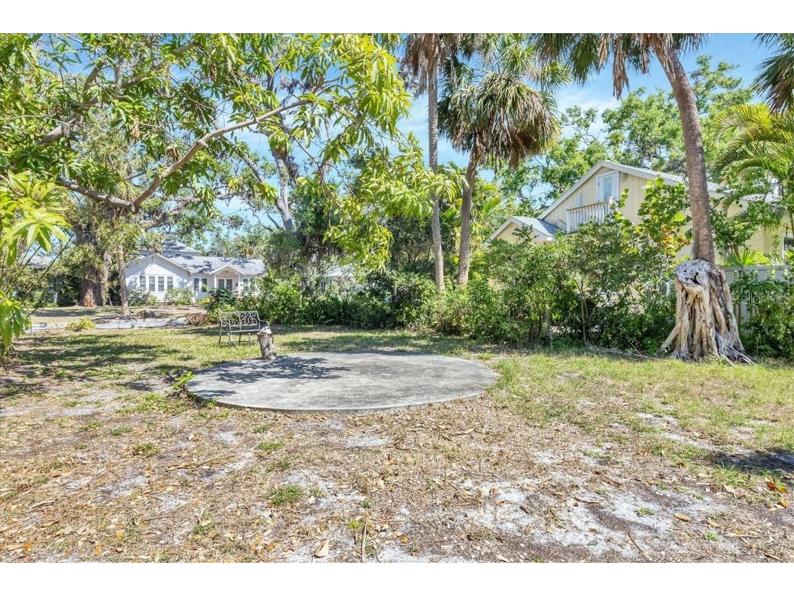 2315 Mcclellan Parkway Sarasota FL 34239 A4659498 image18