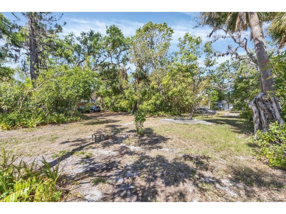 2315 Mcclellan Parkway Sarasota FL 34239 A4659498 image21