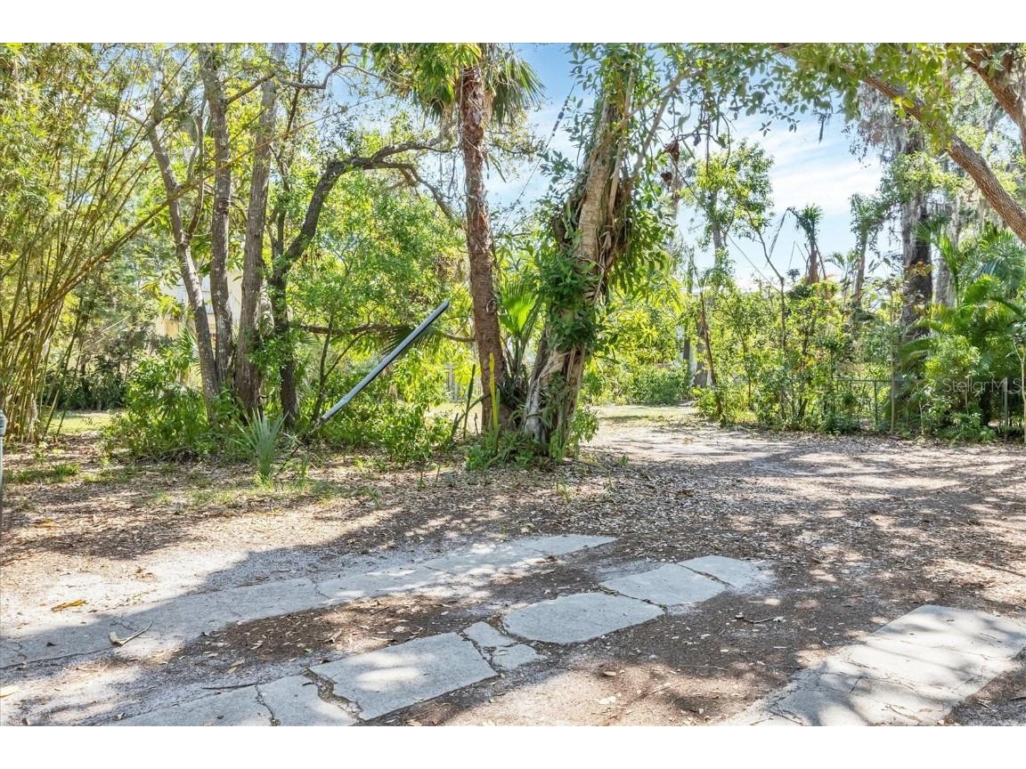 2315 Mcclellan Parkway Sarasota FL 34239 A4659498 image25