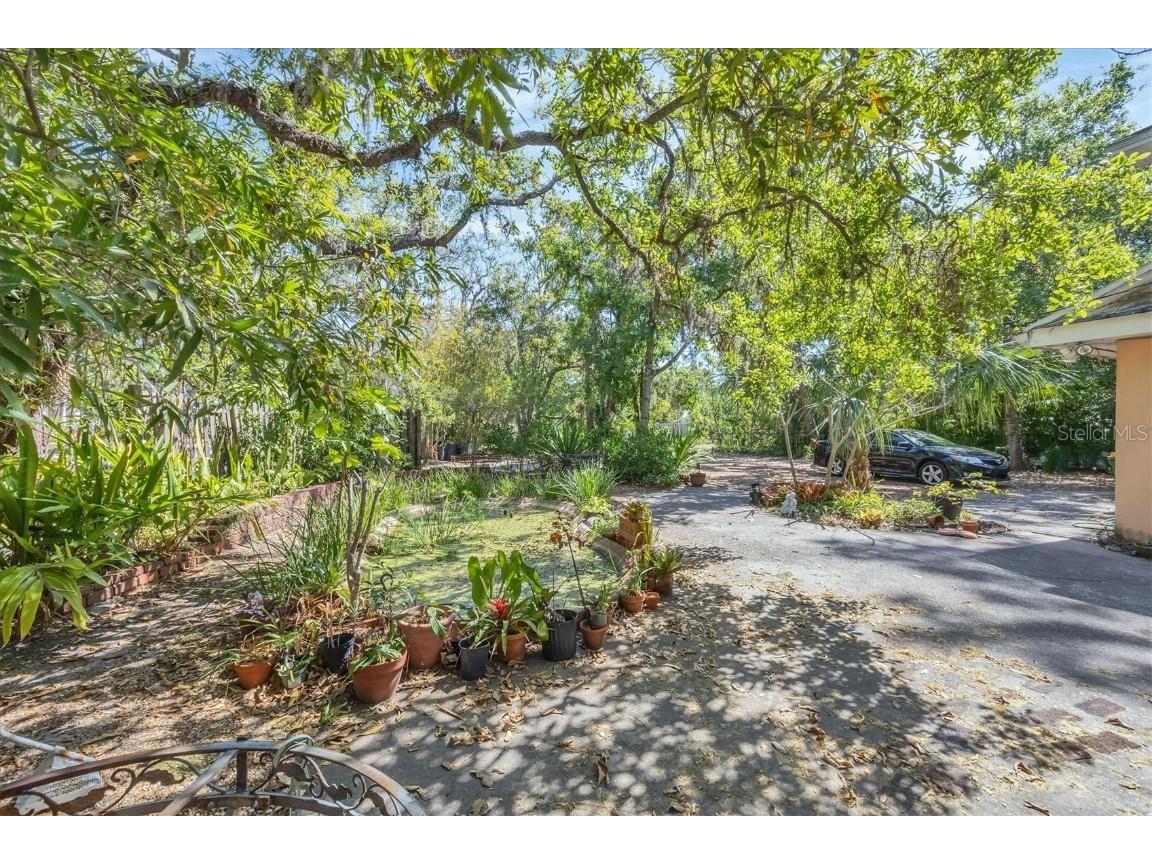 2315 Mcclellan Parkway Sarasota FL 34239 A4659498 image4