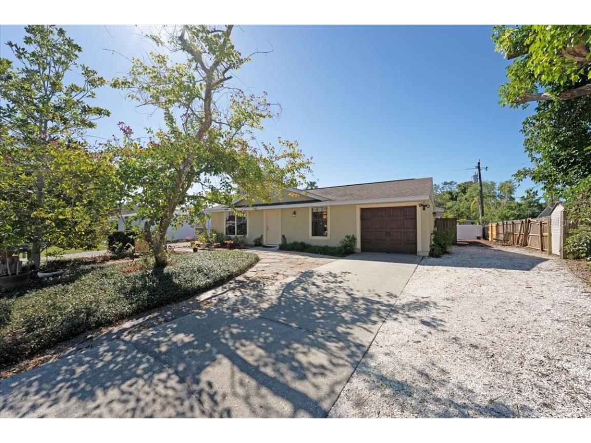 2316 Bradford Street Sarasota FL 34231 A4645664 image1