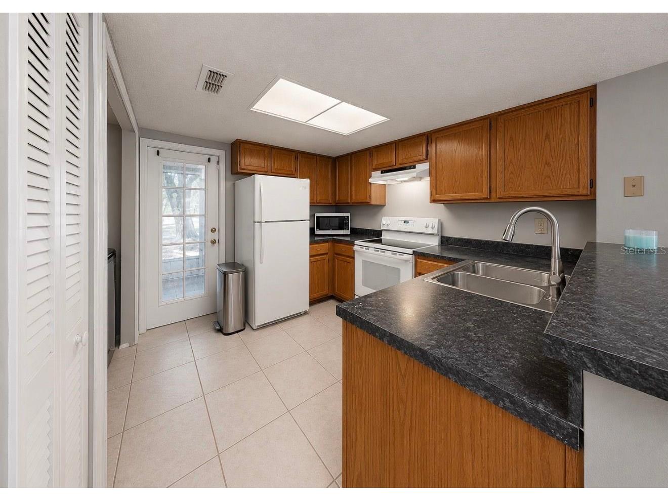 2316 Fletchers Point Circle Tampa FL 33613 TB8506830 image16