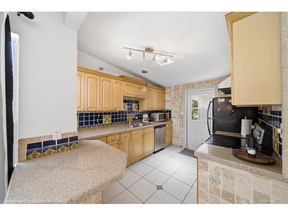 2316 Holyoke Avenue Bradenton FL 34207 A4698336 image8