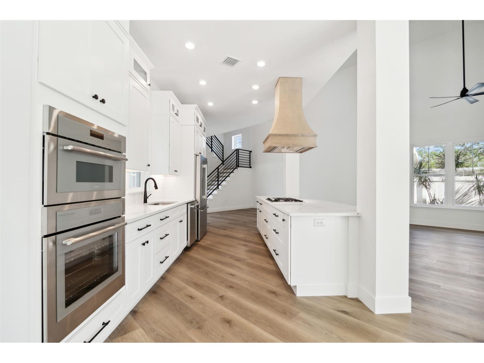 2318 Bay Street Sarasota FL 34237 A4626591 image8