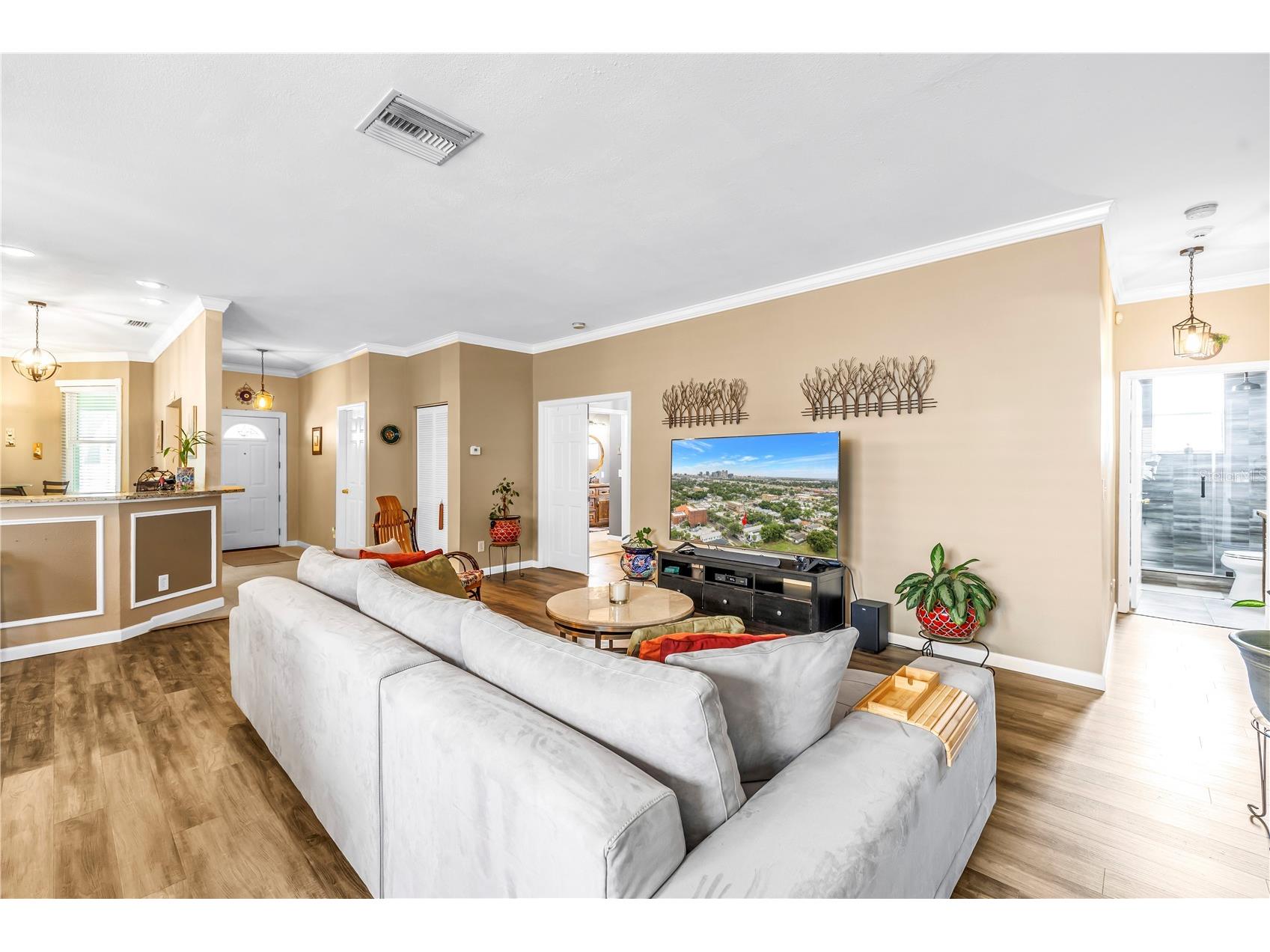 2318 W Cherry Street Tampa FL 33607 TB8517149 image12