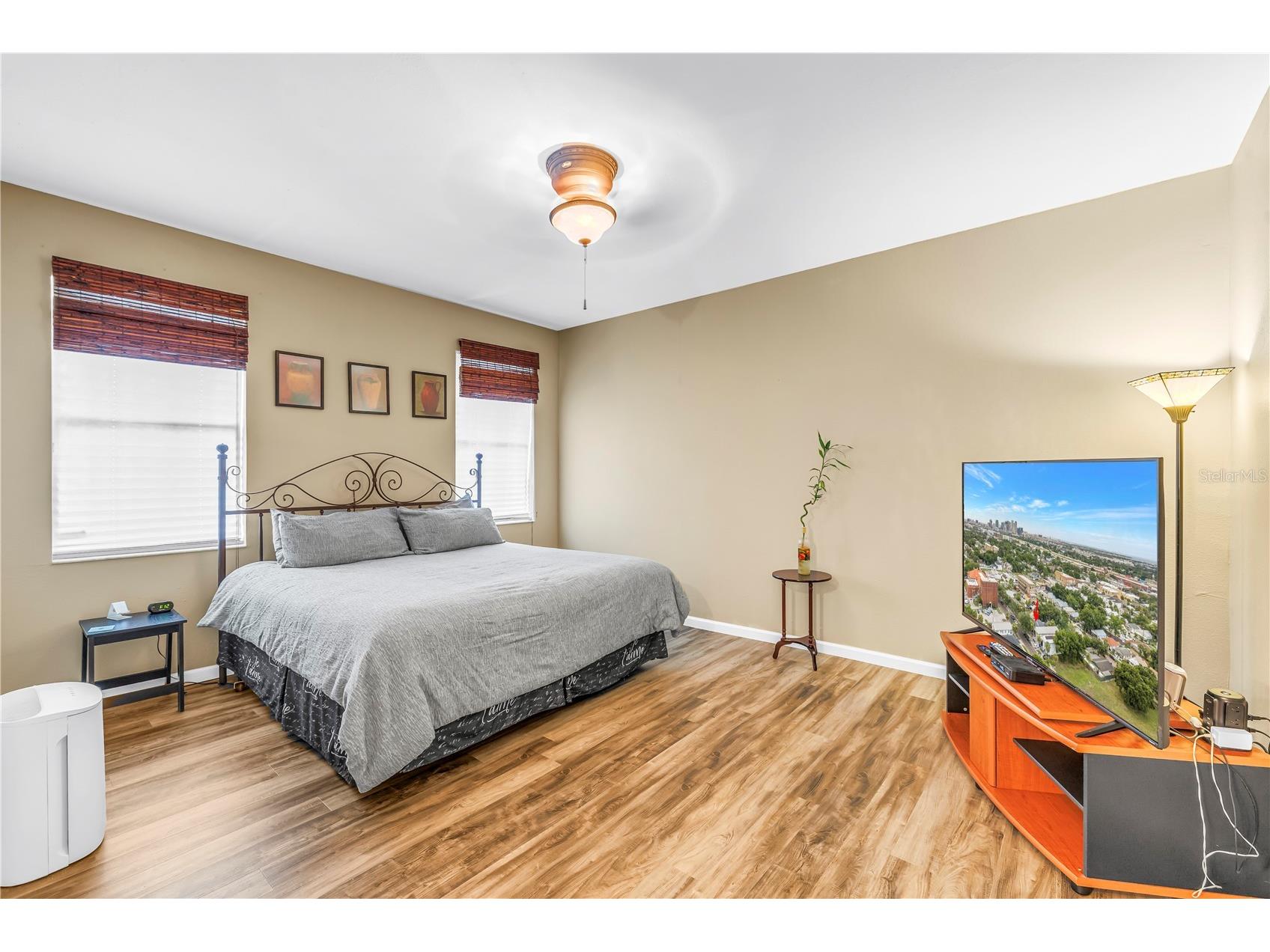 2318 W Cherry Street Tampa FL 33607 TB8517149 image17