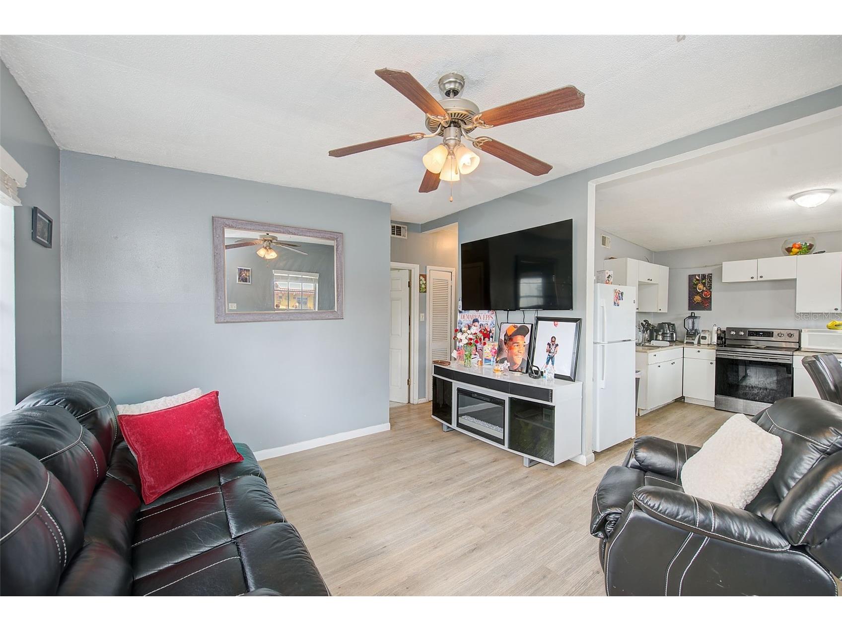 2318 W Powhatan Avenue Tampa FL 33603 TB8524344 image4