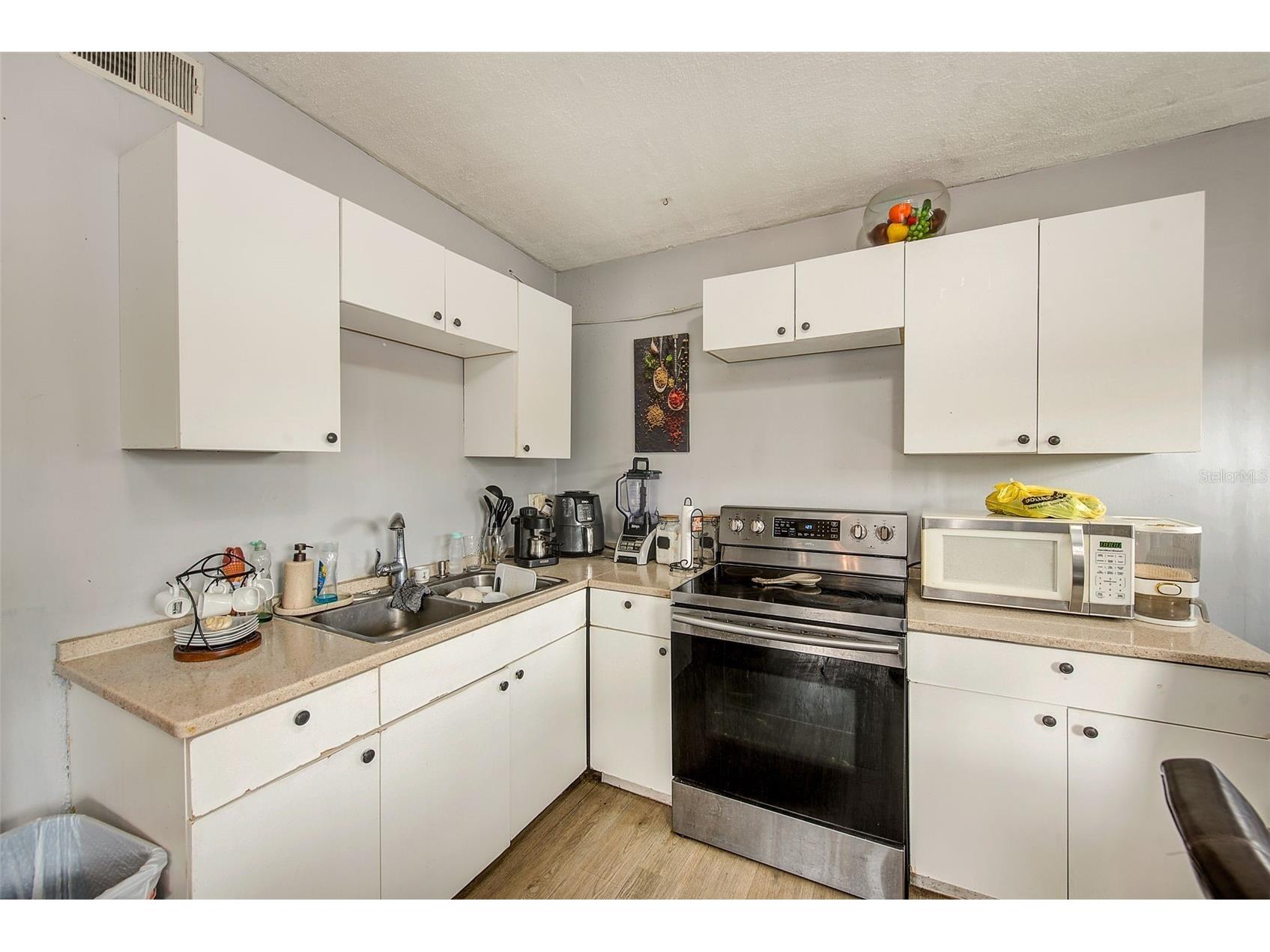 2318 W Powhatan Avenue Tampa FL 33603 TB8524344 image9
