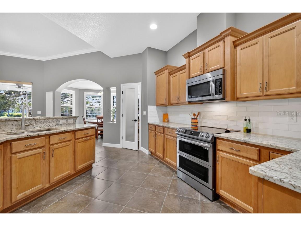 2318 Wakefield Way Mount Dora FL 32757 - LAKES OF MOUNT DORA G5105072 image3