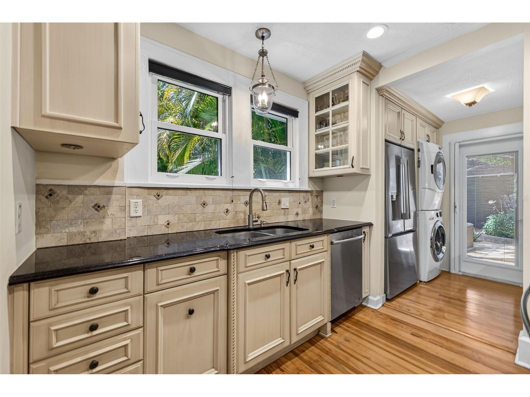 2318 Woodlawn Circle E Saint Petersburg FL 33704 TB8496168 image14
