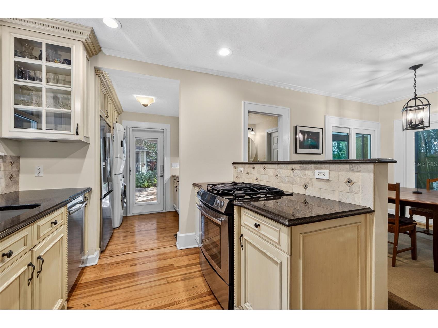 2318 Woodlawn Circle E Saint Petersburg FL 33704 TB8496168 image15