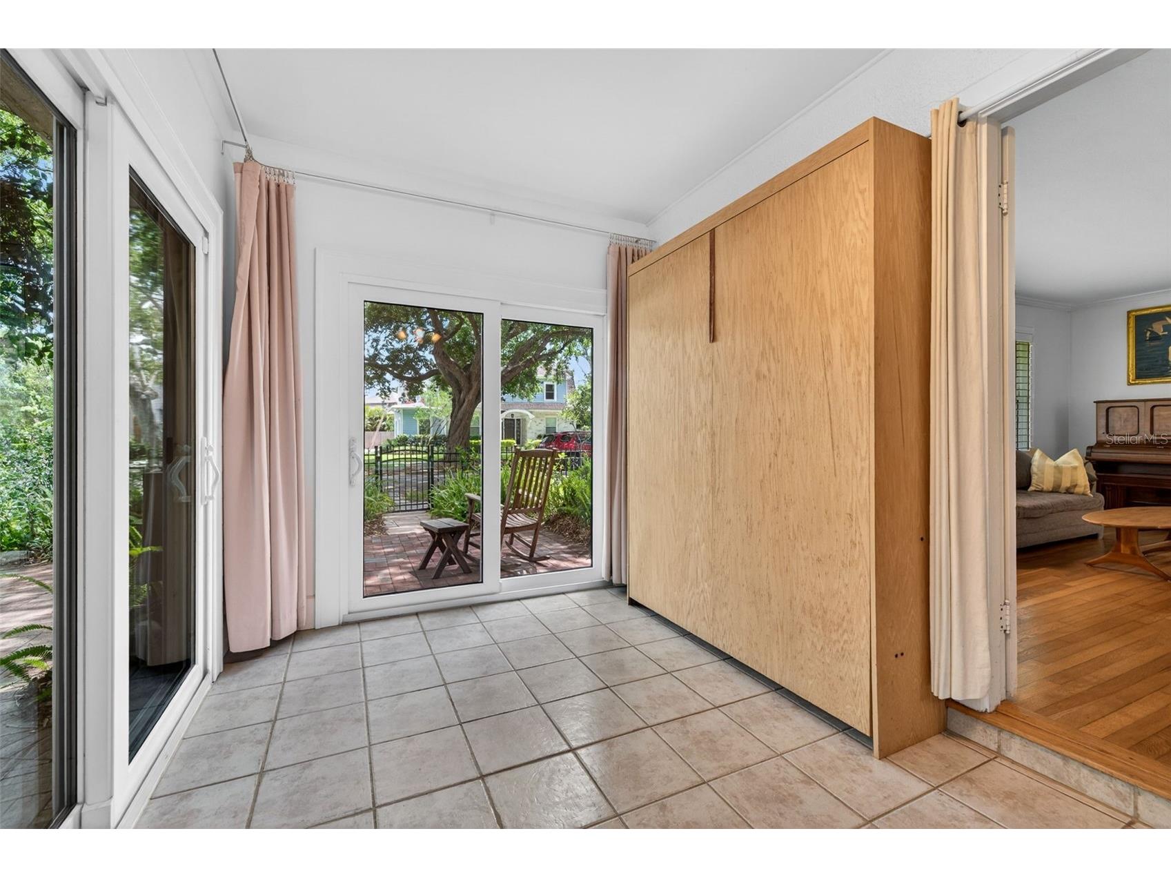 2318 Woodlawn Circle E Saint Petersburg FL 33704 TB8496168 image22