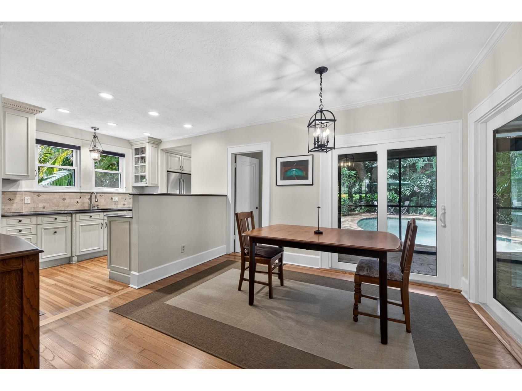 2318 Woodlawn Circle E Saint Petersburg FL 33704 TB8496168 image4