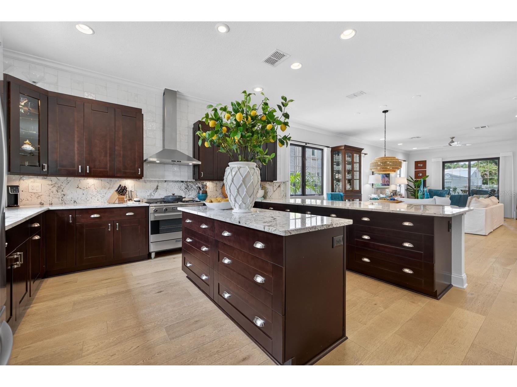 2319 7th Street N Saint Petersburg FL 33704 TB8512712 image11
