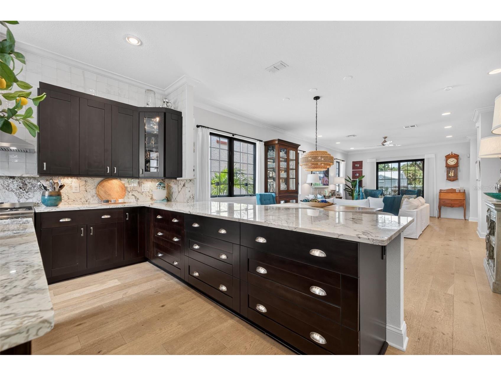 2319 7th Street N Saint Petersburg FL 33704 TB8512712 image17