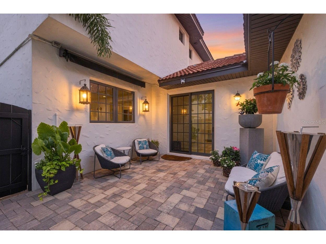 2319 7th Street N Saint Petersburg FL 33704 TB8512712 image29