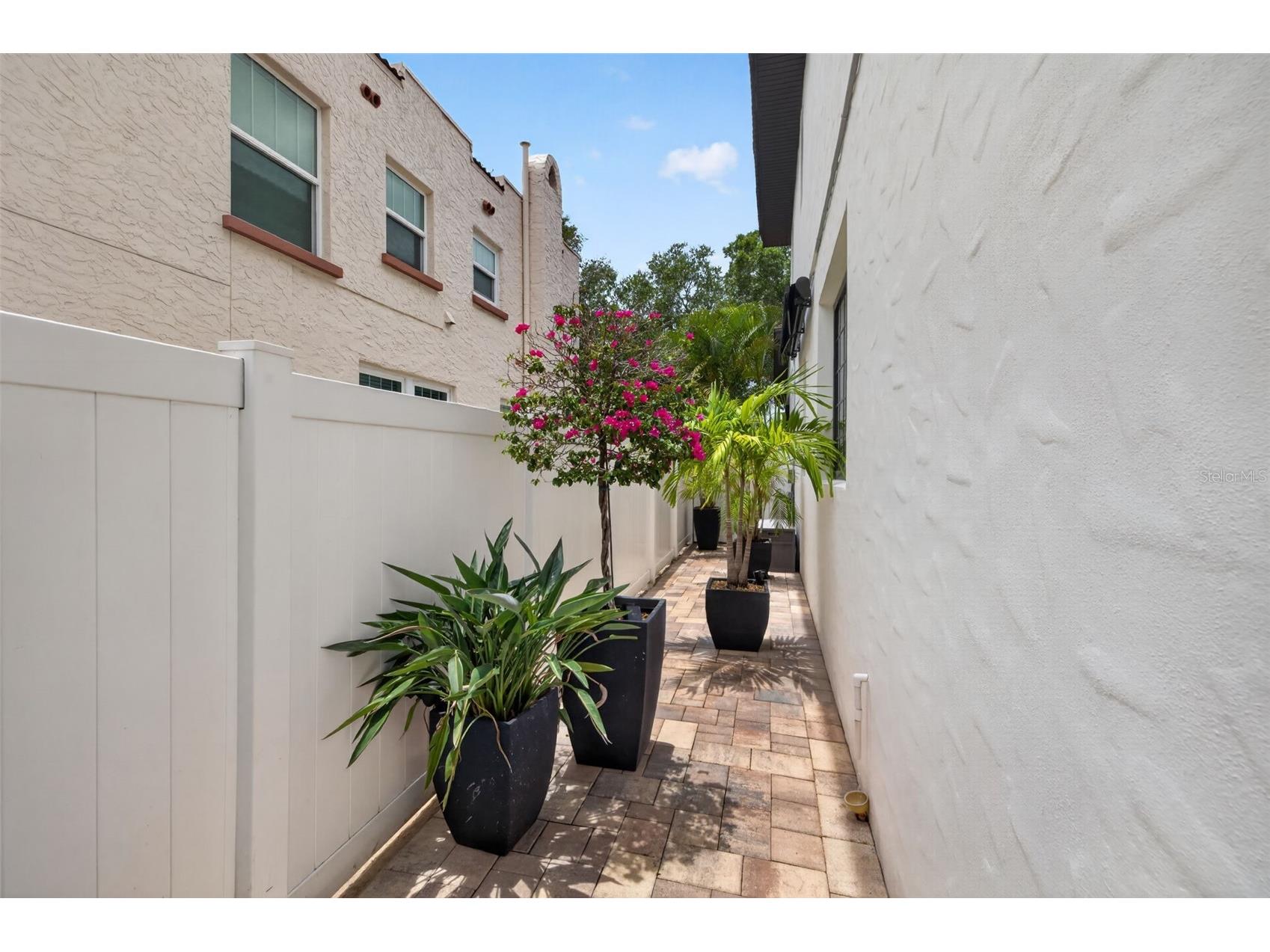 2319 7th Street N Saint Petersburg FL 33704 TB8512712 image34