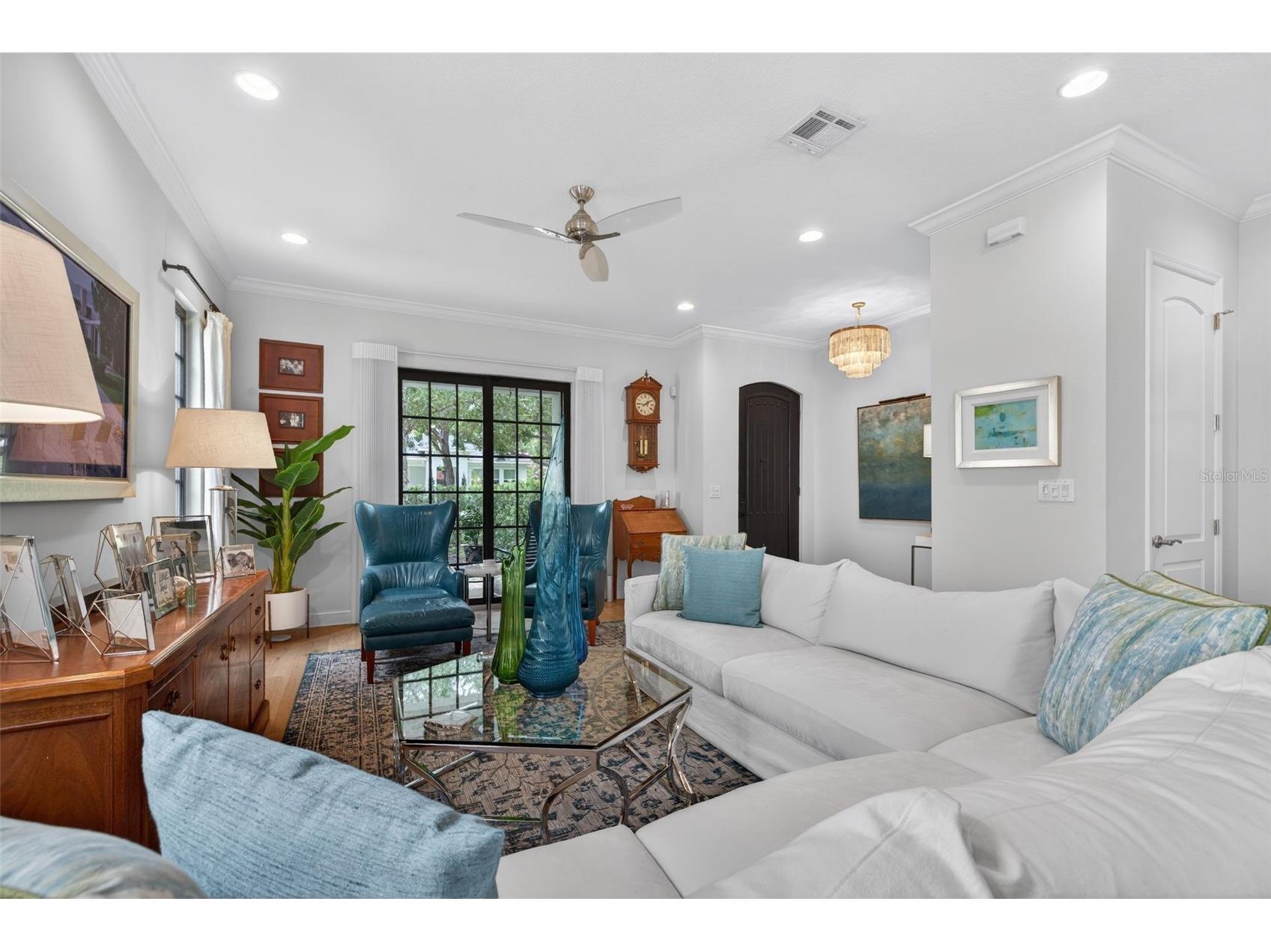 2319 7th Street N Saint Petersburg FL 33704 TB8512712 image6