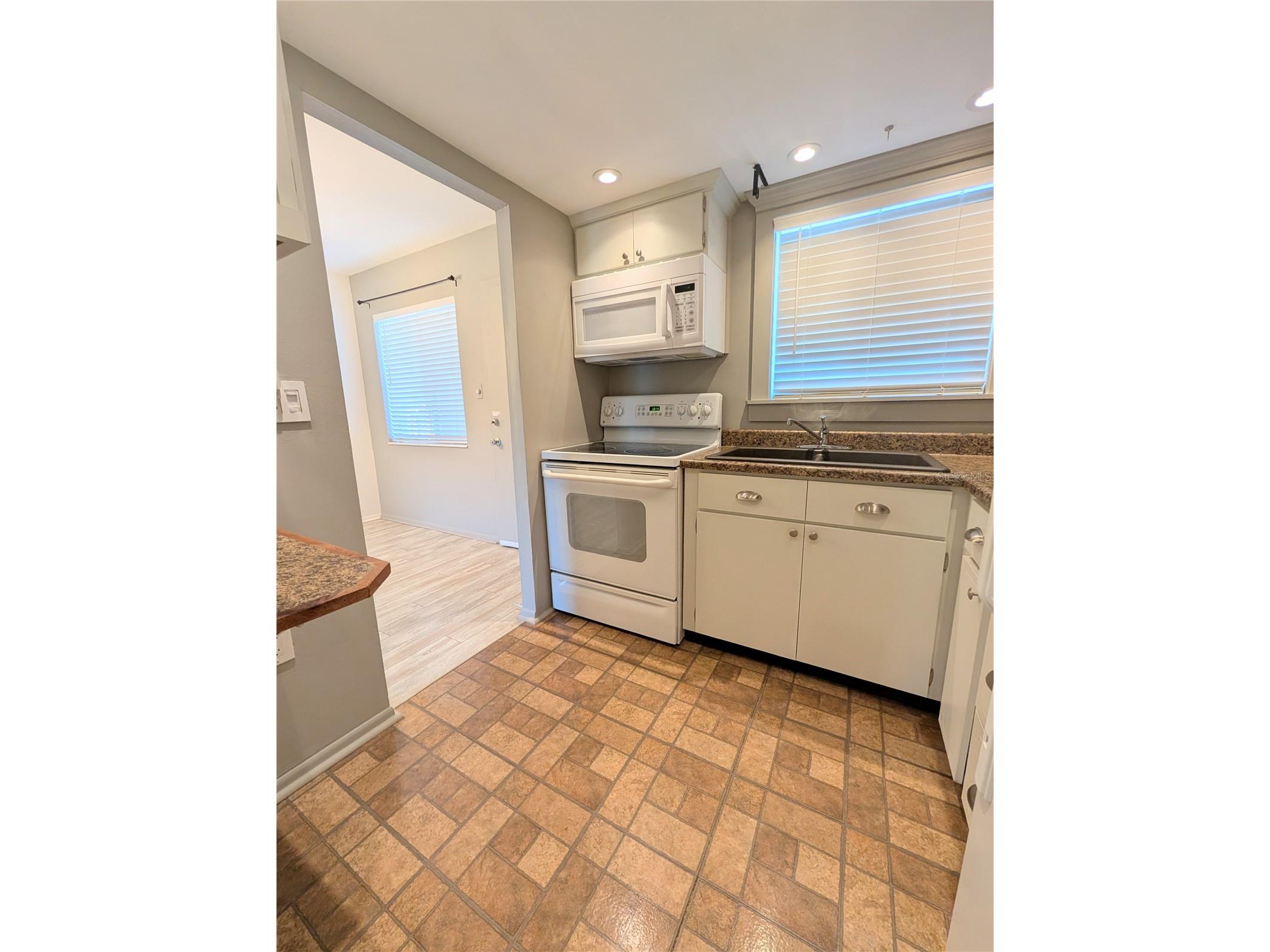 2319 Canal Drive #F26 Bradenton FL 34207 A4691833 image9