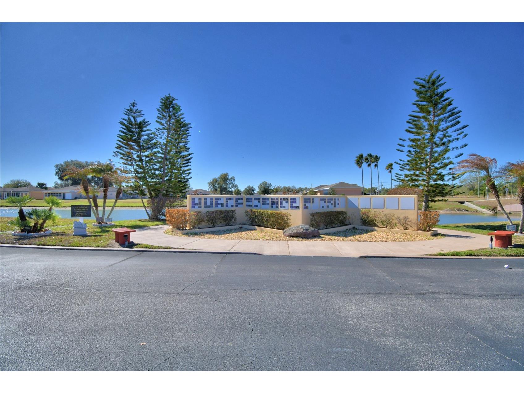 2319 Club Circle Lakeshore FL 33854 - LAKE WALK IN THE WATER P4937951 image32
