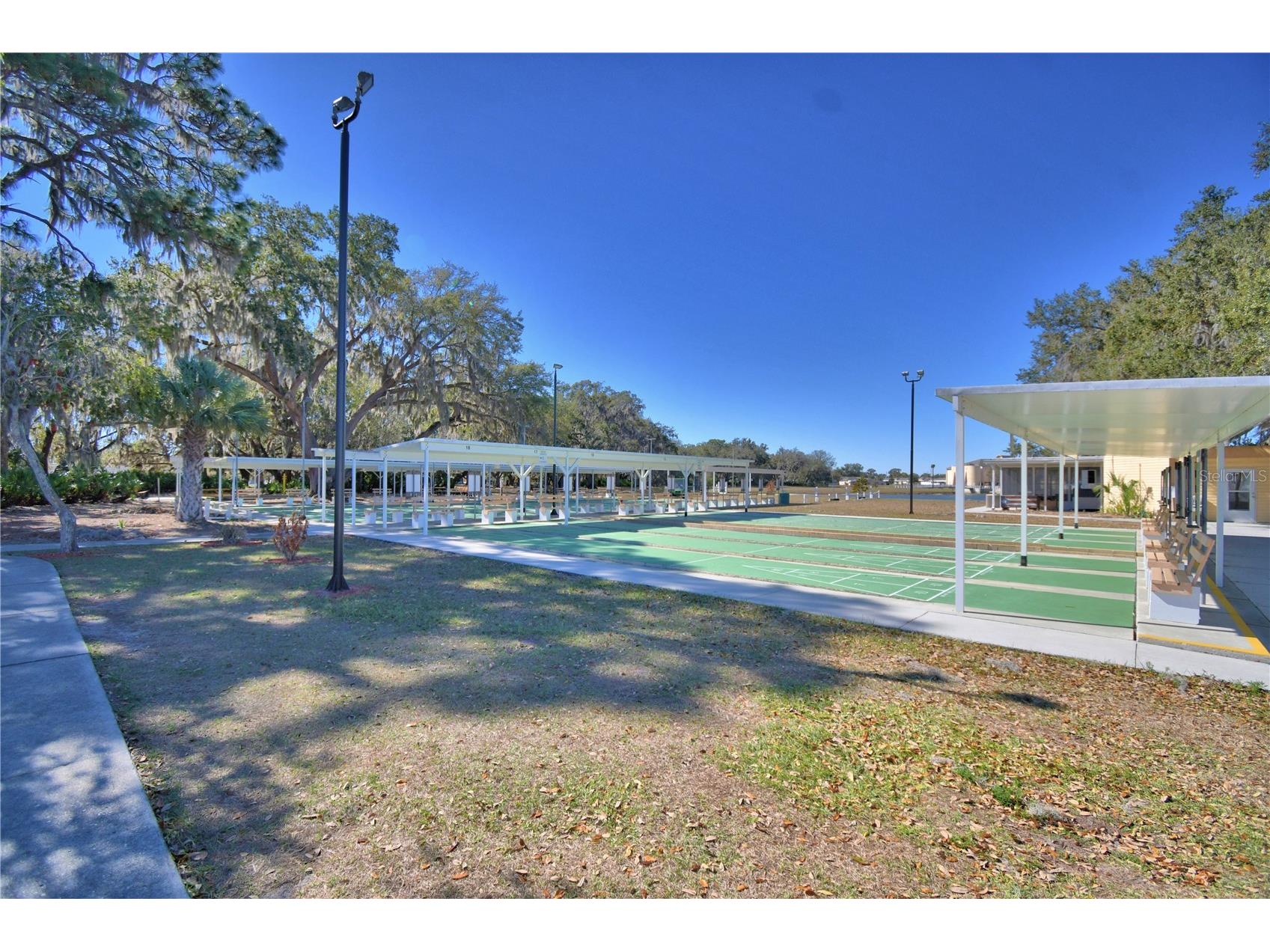 2319 Club Circle Lakeshore FL 33854 - LAKE WALK IN THE WATER P4937951 image43